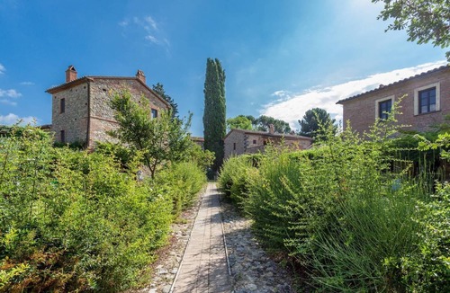 Monteleone d'Orvieto Apartment | Appartamento Scuderia Del Borgo