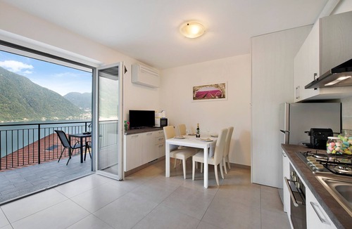 Nesso Apartment | Appartamento "2 Il Tornante" with Lake & Mountain Views, Wi-Fi, A/C & Balcony