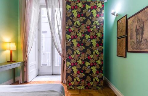 Naples City Centre Apartment | Appartamento a Piazza Cavour by Wonderful Italy