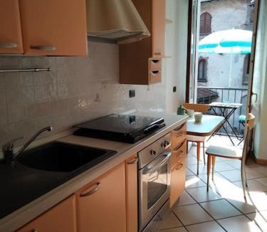 Cannobio Apartment | Appartamento AZZURRO