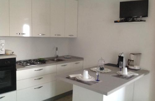 Menaggio Apartment | Appartamento bianco