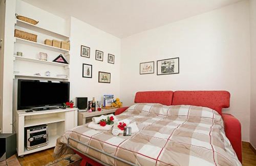 Riva del Garda Apartment | Appartamento Centro Storico Riva 2 - Happy Rentals
