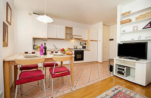 Riva del Garda Apartment | Appartamento Centro Storico Riva 2 - Happy Rentals