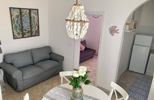 Savelletri Apartment | Appartamento climatizzato presenta 2 camere da letto
