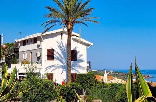 Cefalu Apartment | APPARTAMENTO: “CORNIOLA”