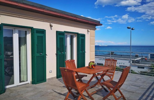 Savona Apartment | Appartamento deluxe con terrazza sul mare