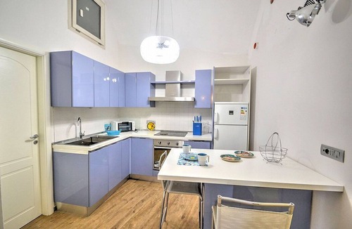 Amalfi Apartment | Appartamento Enos: A graceful apartment in a quiet position, situated at a short distance from the Cathedral of Amalfi, with Free WI-FI.