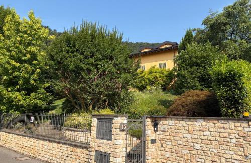 Torre Boldone Apartment | Appartamento Esclusivo e Tranquillo sulle Colline di Bergamo