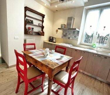 Gardone Riviera Apartment | Appartamento Grethel - Theater Home