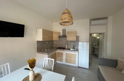 Quercianella Apartment | Appartamento Il Garofano