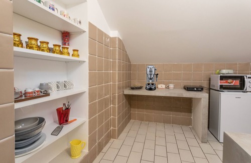 Castromediano Apartment | appartamento indipendente con tanto verde e quiete, a due passi dal centro.