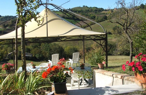 Salsomaggiore Terme Apartment | Appartamento con Splendida Vista Sulle Colline, Parcheggio e Giardino