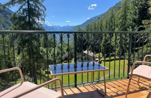 Valtellina Apartment | Appartamento Elegante con Servizi in oasi verde