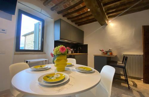 Solfagnano Apartment | Appartamento Balcone sulla vigna Borgo Solfagnano