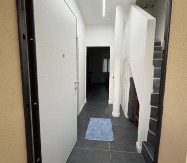 Vertemate con Minoprio Apartment | Appartamento LA CORTE
