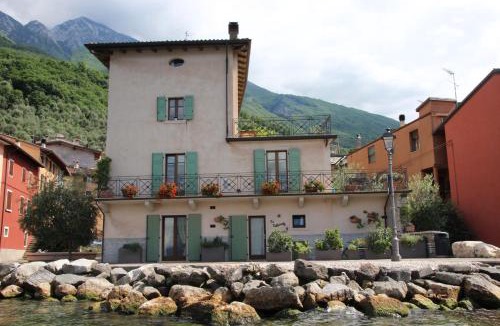 Cassone Apartment | Appartamento La fontanella