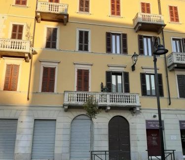 Arona Apartment | Appartamento LE DUE ROCCHE