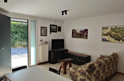 Montecchio Emilia Apartment | Appartamento Maisonette