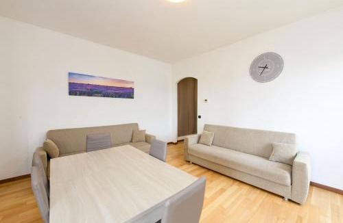 Moniga del Garda Apartment | Appartamento Martina
