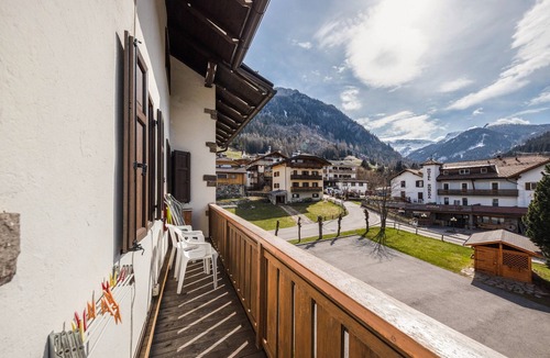 Moena Apartment | Appartamento Primavera 1 with Mountain View, Wi-Fi, Balcony & Garden