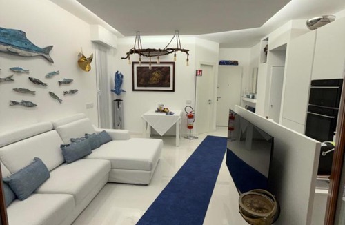Rapallo Apartment | Appartamento Rapallo Sky Garden Maria Jose Liguria - Attico vista mare - Terraces - 2 bagni- 2 Camera da Letto - Box, Wi-fi, Idromassaggio Free inteiro Attico per Voi, con Ascensore