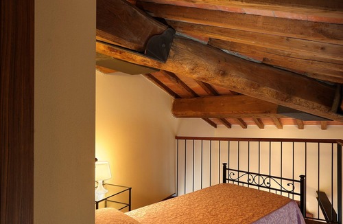 Buggiano Apartment | Appartamento "Tiglio" - Lovely apartment located near the city's train station!