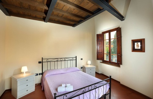 Buggiano Apartment | Appartamento "Tiglio" - Lovely apartment located near the city's train station!