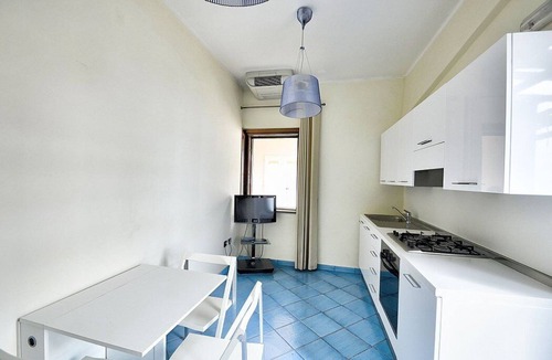 Acciaroli House | Appartamento Torre Caleo H: A charming apartment located right on the beach, with Free WI-FI.