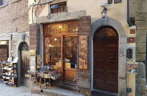 Quartiere di Porta Crucifera Apartment | Appartamento Vasaria A: A graceful apartment located in the historic center of Arezzo, with Free WI-FI.