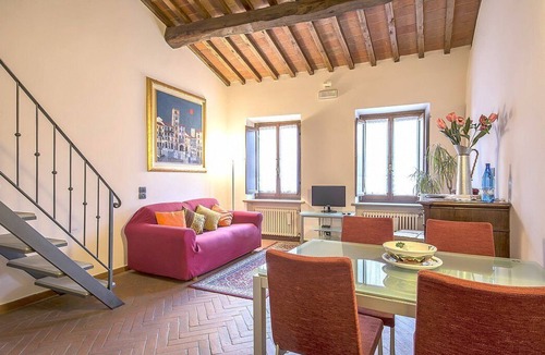 Quartiere di Porta Crucifera Apartment | Appartamento Vasaria A: A graceful apartment located in the historic center of Arezzo, with Free WI-FI.
