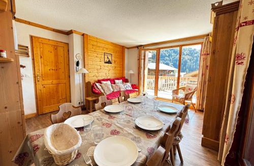 Notre-Dame-de-Bellecombe Apartment | Appartement au cœur du village avec piscine et terrasse - FR-1-505-234