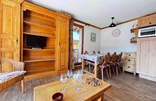 Notre-Dame-de-Bellecombe Apartment | Appartement au cœur du village avec piscine et terrasse - FR-1-505-234