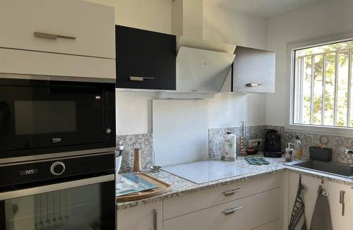 Saint-Georges-de-Didonne Apartment | Appartement T4 - 6 pers - Parking - Vue Mer à St Georges de Didonne - FR-1-738-51