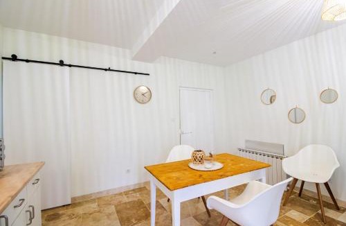 Saint-Medard-de-Mussidan Apartment | Appartement La Pierre