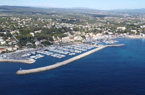 Les Lecques Apartment | Appartement à 150m plage des Lecques, climatisé, piscine, terrasse, 2 chambres, parking - 4 étoiles - FR-1-770-29