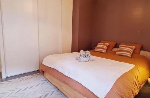 Neauphle-le-Chateau Apartment | Appartement 2 pièces centre ville avec parking