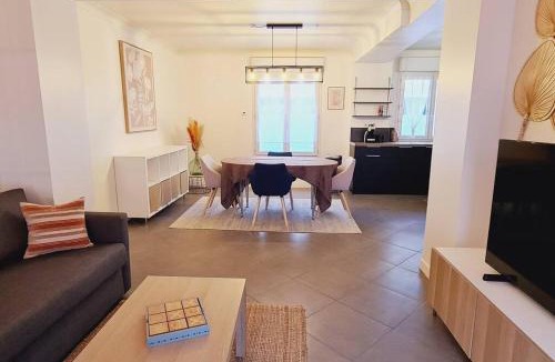Neauphle-le-Chateau Apartment | Appartement 2 pièces centre ville avec parking