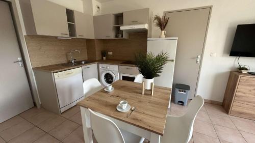 Gruissan Apartment | Appartement 2 pièces climatisé proche du port GN190-015