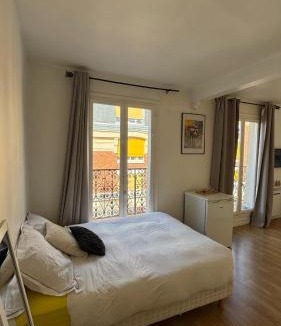 Quartier de la Chapelle Apartment | Appartement a Paris