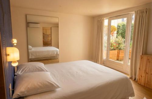 Centre Ville Apartment | Appartement avec jacuzzi et vue sur Pyramide