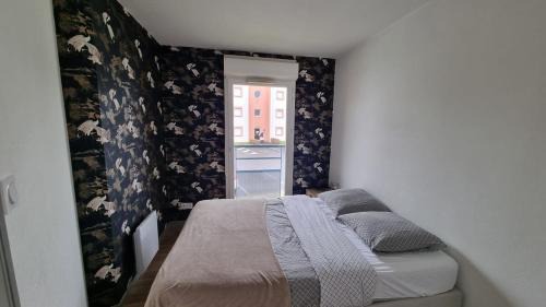 Ploumagoar Apartment | Appartement avec parking privé