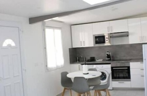 Pontault-Combault Apartment | Appartement Cosy à 25 Minutes de Paris - F2