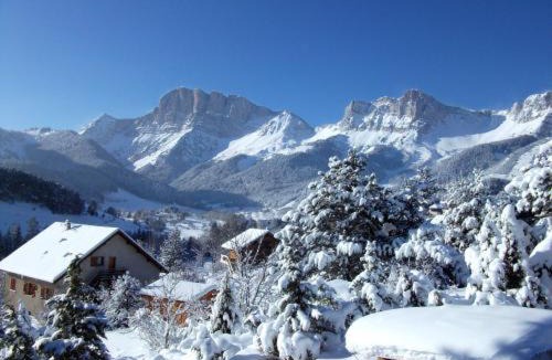 Gresse-en-Vercors Apartment | Appartement chaleureux à Gresse-en-Vercors 43 m² vue montagne