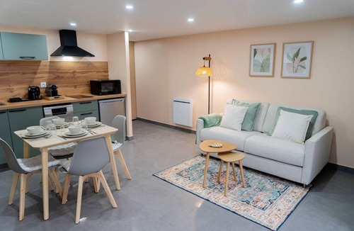 Dammarie Les Lys Apartment | Appartement Cosy le lys Vert à 40min de Paris