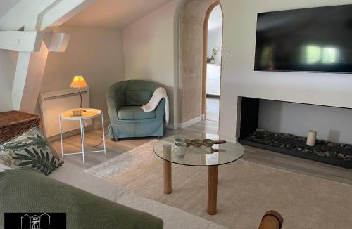 Vernaison Apartment | Appartement cocon de charme, Domaine Cornevent Lyon, parc & piscine