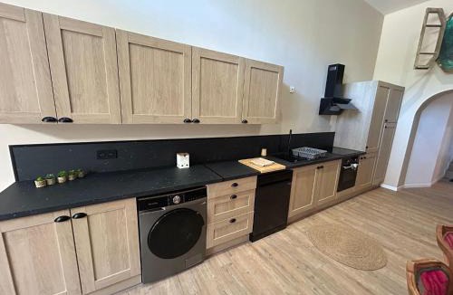Plouneventer Apartment | Appartement dans un moulin avec terrasse