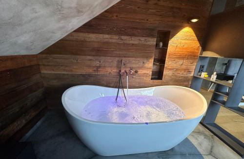Roding Apartment | Appartement der Extraklasse mit Whirlpool