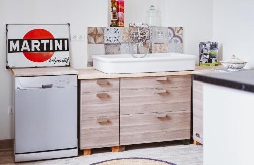 Lay Apartment | Appartement ForRest - balcon privé et piscine, près de Lyon