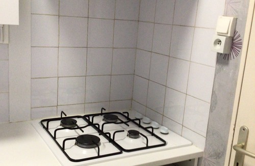 Compreignac Apartment | Appartement Indépendant de Plein Pied Rouge