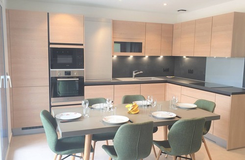 Cessenaz House | Appartement Laudon